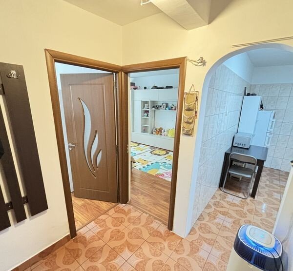 Sector 4, Apartament 2 camere 10-15 minute de Metrou M2 Eroii Revolutiei