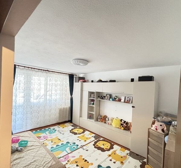 Sector 4, Apartament 2 camere 10-15 minute de Metrou M2 Eroii Revolutiei