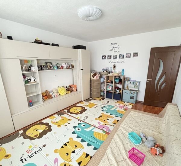 Sector 4, Apartament 2 camere 10-15 minute de Metrou M2 Eroii Revolutiei